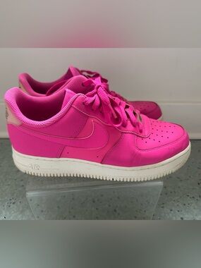Nike Air Force 1 07’ Essential Low. “Laser Fuchsia” Pink.